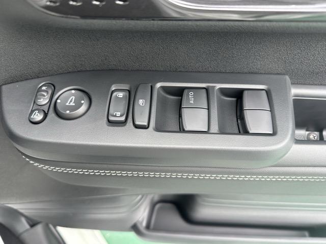 Ｎ－ＢＯＸカスタム ターボコーディネートスタイル　ホンダセンシング　ダイレクトプロジェクション式フルＬＥＤヘッドライト　ＬＥＤフォグランプ　両側パワースライドドア　電子制御パーキングブレーキ　シートヒーター　本革巻ステアリング　届出済未使用車（16枚目）