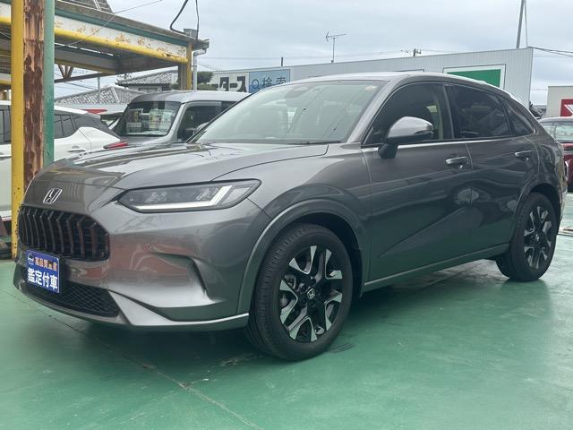 ＺＲ－Ｖ ｅ：ＨＥＶ　Ｚ　４ＷＤ　内装色／マルーン　ホンダセンシング　フルＬＥＤヘッドライト　ＨｏｎｄａＣＯＮＮＥＣＴディスプレー＋ＥＴＣ　ＢＯＳＥプレミアムサウンド　シートヒーター　ステアリングヒーター　パワーテールゲート（4枚目）