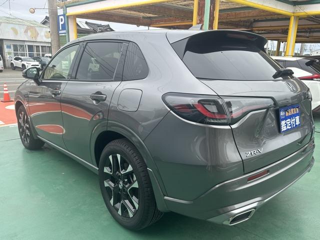 ＺＲ－Ｖ ｅ：ＨＥＶ　Ｚ　４ＷＤ　内装色／マルーン　ホンダセンシング　フルＬＥＤヘッドライト　ＨｏｎｄａＣＯＮＮＥＣＴディスプレー＋ＥＴＣ　ＢＯＳＥプレミアムサウンド　シートヒーター　ステアリングヒーター　パワーテールゲート（5枚目）