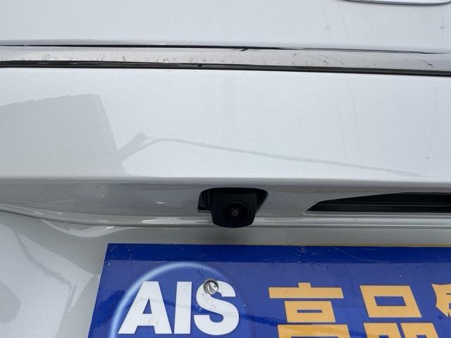 Ｎ－ＢＯＸカスタム ターボコーディネートスタイル　ホンダセンシング　ダイレクトプロジェクション式フルＬＥＤヘッドライト　ＬＥＤフォグランプ　両側パワースライドドア　電子制御パーキングブレーキ　シートヒーター　本革巻ステアリング　届出済未使用車（11枚目）