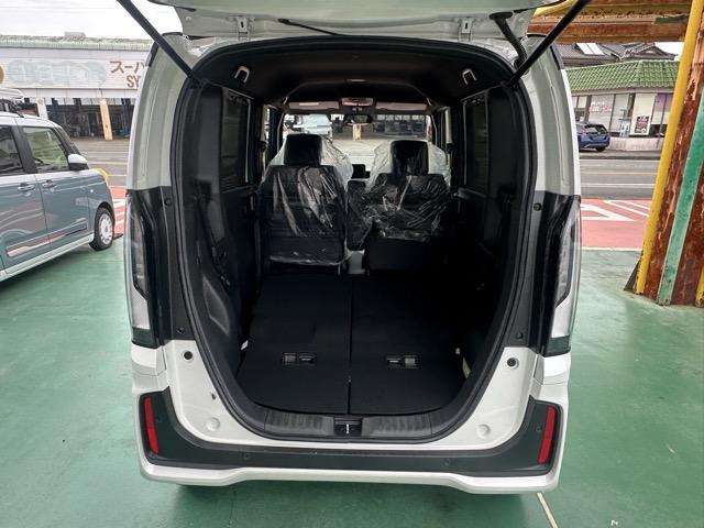Ｎ－ＢＯＸカスタム ターボコーディネートスタイル　ホンダセンシング　ダイレクトプロジェクション式フルＬＥＤヘッドライト　ＬＥＤフォグランプ　両側パワースライドドア　電子制御パーキングブレーキ　シートヒーター　本革巻ステアリング　届出済未使用車（13枚目）