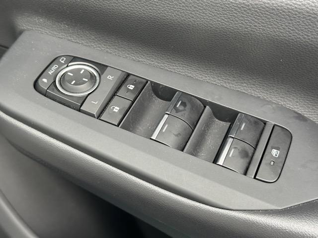 プリウス Ｚ　セーフティセンス　ＬＥＤヘッドランプ　ディスプレイオーディオ　パノラミックビュー　ＥＴＣ２．０　シートヒーター＆ベンチレーション　ステアリングヒーター　メモリー機能付パワーシート　パワーバックドア（21枚目）