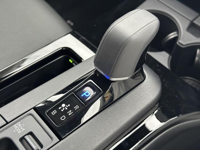 プリウス Ｚ　セーフティセンス　ＬＥＤヘッドランプ　ディスプレイオーディオ　パノラミックビュー　ＥＴＣ２．０　シートヒーター＆ベンチレーション　ステアリングヒーター　メモリー機能付パワーシート　パワーバックドア（26枚目）