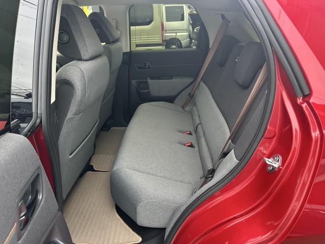 Ｈｏｎｄａ ｅ アドバンス　ホンダセンシング　ＬＥＤヘッドランプ　ワイドスクリーンＨｏｎｄａＣＯＮＮＥＣＴディスプレー＋ＥＴＣ２．０　プレミアムサウンドシステム　マルチビューカメラ　センターカメラミラーシステム　スカイルーフ（7枚目）