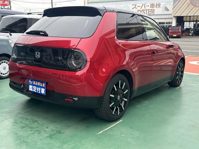 Ｈｏｎｄａ ｅ アドバンス　ホンダセンシング　ＬＥＤヘッドランプ　ワイドスクリーンＨｏｎｄａＣＯＮＮＥＣＴディスプレー＋ＥＴＣ２．０　プレミアムサウンドシステム　マルチビューカメラ　センターカメラミラーシステム　スカイルーフ（14枚目）