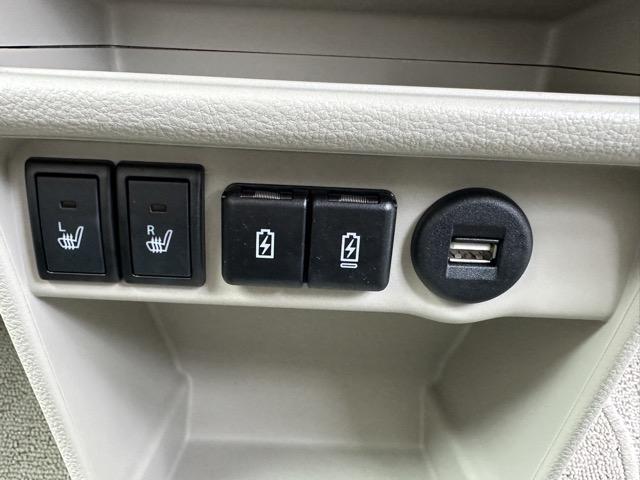 アルトラパン Ｘ　全方位カメラ　ナビゲーション　スマートキー　ＬＥＤヘッドライト　フルオートエアコン　シートヒーター　ＵＳＢ充電ソケット　革巻きハンドル　ステアリングスイッチ　衝突被害軽減ブレーキ　アイドリングストップ（27枚目）