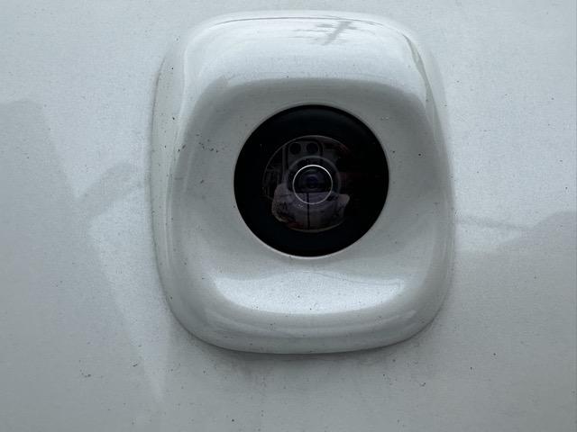 スイフト ハイブリッドＭＺ　全方位カメラ付ナビゲーション　スマートキー　ＬＥＤヘッドライト　オートエアコン　シートヒーター　電気式パーキングブレーキ　ＵＳＢ充電ソケット　革巻きハンドル　オートクルーズコントロール　登録済未使用車（10枚目）