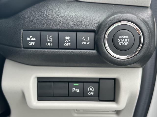 スイフト ハイブリッドＭＺ　全方位カメラ付ナビゲーション　スマートキー　ＬＥＤヘッドライト　オートエアコン　シートヒーター　電気式パーキングブレーキ　ＵＳＢ充電ソケット　革巻きハンドル　オートクルーズコントロール　登録済未使用車（16枚目）