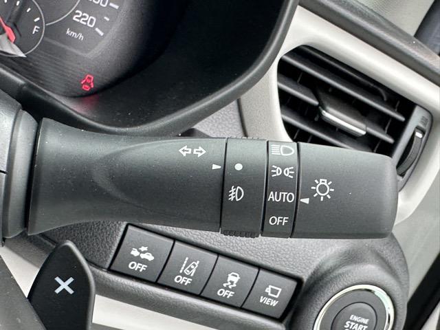 スイフト ハイブリッドＭＺ　全方位カメラ付ナビゲーション　スマートキー　ＬＥＤヘッドライト　オートエアコン　シートヒーター　電気式パーキングブレーキ　ＵＳＢ充電ソケット　革巻きハンドル　オートクルーズコントロール　登録済未使用車（27枚目）