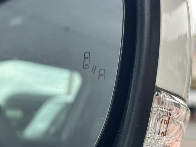 スイフト ハイブリッドＭＺ　全方位カメラ付ナビゲーション　スマートキー　ＬＥＤヘッドライト　オートエアコン　シートヒーター　電気式パーキングブレーキ　ＵＳＢ充電ソケット　革巻きハンドル　オートクルーズコントロール　登録済未使用車（30枚目）