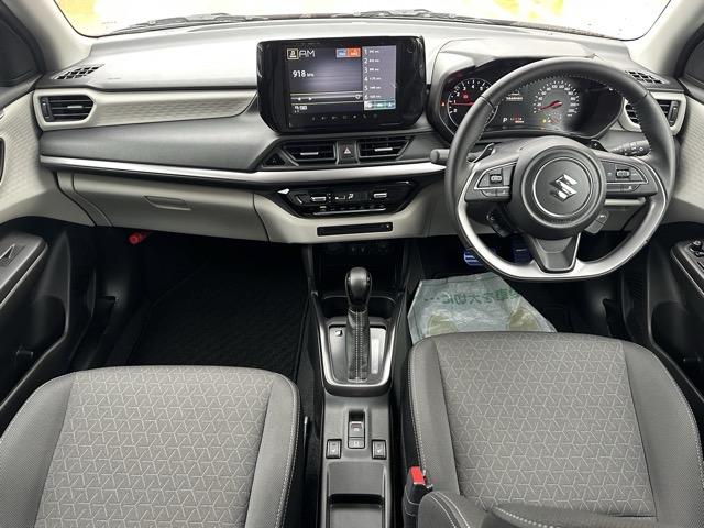 スイフト ハイブリッドＭＺ　全方位カメラ付きナビゲーション　社外ホイール　スマートキー　ＬＥＤヘッドライト　オートエアコン　シートヒーター　電気式パーキングブレーキ　ＵＳＢ充電ソケット　革巻きハンドル　オートクルーズコントロール（8枚目）