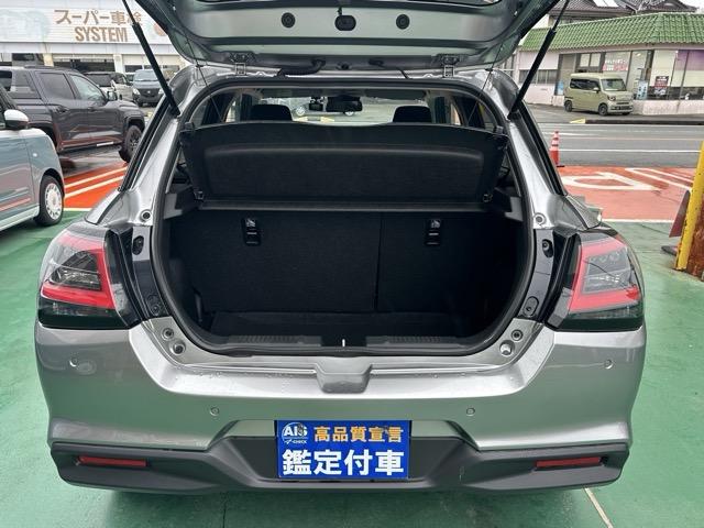 スイフト ハイブリッドＭＺ　全方位カメラ付きナビゲーション　社外ホイール　スマートキー　ＬＥＤヘッドライト　オートエアコン　シートヒーター　電気式パーキングブレーキ　ＵＳＢ充電ソケット　革巻きハンドル　オートクルーズコントロール（12枚目）