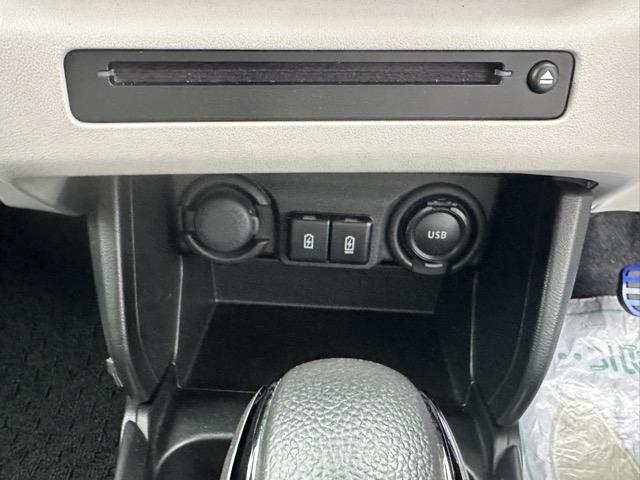 スイフト ハイブリッドＭＺ　全方位カメラ付きナビゲーション　社外ホイール　スマートキー　ＬＥＤヘッドライト　オートエアコン　シートヒーター　電気式パーキングブレーキ　ＵＳＢ充電ソケット　革巻きハンドル　オートクルーズコントロール（22枚目）