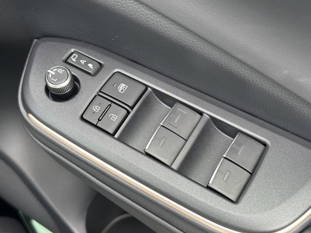 クラウンクロスオーバー G 純正ディスプレイオーディオ バックカメラ ETC スマートキー LEDヘッドライト フルオートエアコン 革巻きハンドル オートクルーズコントロール AC100V電源 パワーバックドア オートライト(16枚目)