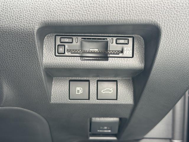 クラウンクロスオーバー G 純正ディスプレイオーディオ バックカメラ ETC スマートキー LEDヘッドライト フルオートエアコン 革巻きハンドル オートクルーズコントロール AC100V電源 パワーバックドア オートライト(17枚目)