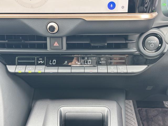 クラウンクロスオーバー G 純正ディスプレイオーディオ バックカメラ ETC スマートキー LEDヘッドライト フルオートエアコン 革巻きハンドル オートクルーズコントロール AC100V電源 パワーバックドア オートライト(18枚目)