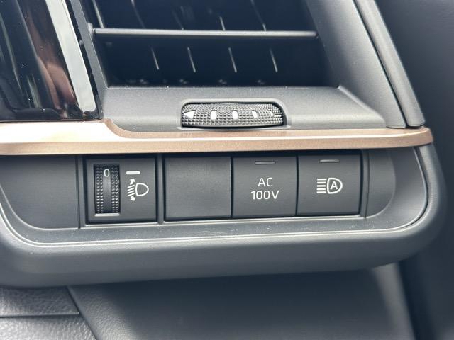 クラウンクロスオーバー G 純正ディスプレイオーディオ バックカメラ ETC スマートキー LEDヘッドライト フルオートエアコン 革巻きハンドル オートクルーズコントロール AC100V電源 パワーバックドア オートライト(29枚目)