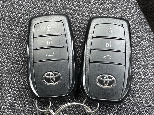 クラウンクロスオーバー G 純正ディスプレイオーディオ バックカメラ ETC スマートキー LEDヘッドライト フルオートエアコン 革巻きハンドル オートクルーズコントロール AC100V電源 パワーバックドア オートライト(31枚目)