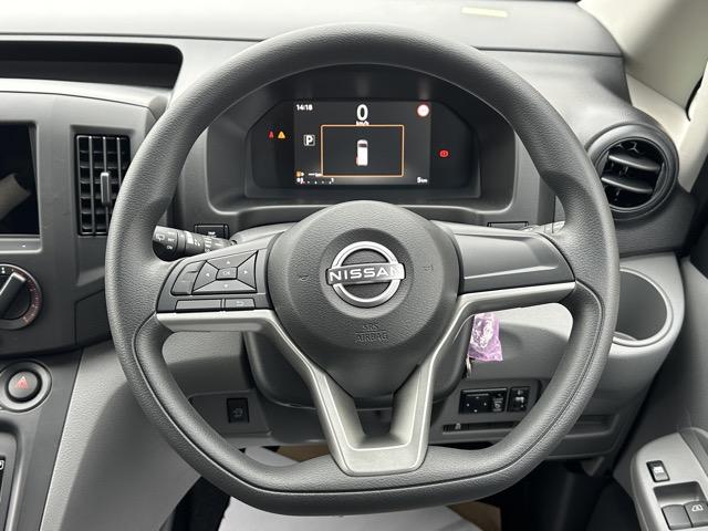 NV200バネットバン DX 前席パワーウィンドー キーレス 両側スライドドア 電動格納ドアミラー アイドリングストップ オートライト エアコン パワステ 登録済未使用車(10枚目)