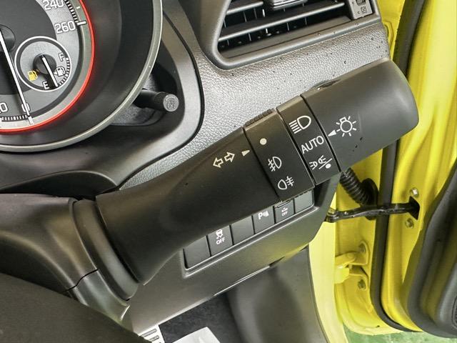 スイフトスポーツ ZC33S ファイナルエディション 6MT 特別仕様車 限定生産車 デュアルセンサーブレーキサポート LEDヘッドランプ アダプティブクルーズコントロール 専用エクステリア&インテリア 本革巻ステアリング シートヒーター 登録済未使用車(18枚目)