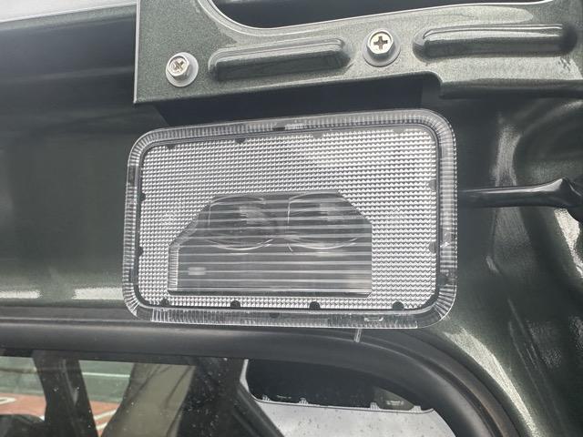 スーパーキャリイ X 4WD 4AT キーレス 電動格納ドアミラー パワーウィンドー 作業灯 ルーフコンソール 衝突被害軽減ブレーキ クリアランスソナー アイドリングストップ フォグランプ オートライト 届出済未使用車(15枚目)