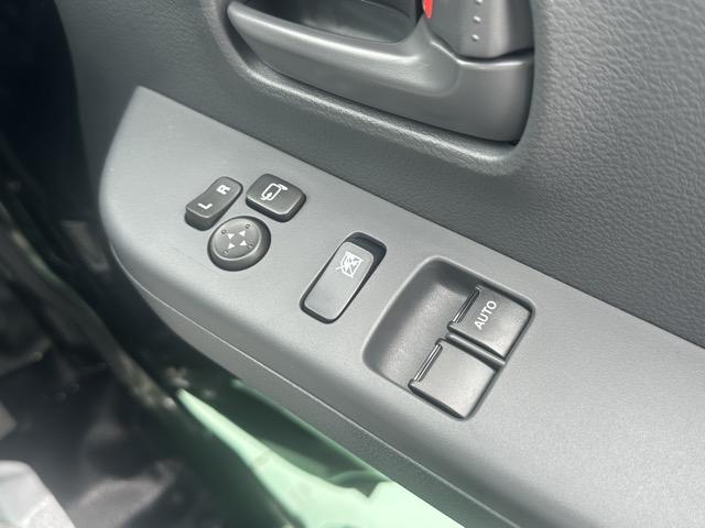 スーパーキャリイ X 4WD 4AT キーレス 電動格納ドアミラー パワーウィンドー 作業灯 ルーフコンソール 衝突被害軽減ブレーキ クリアランスソナー アイドリングストップ フォグランプ オートライト 届出済未使用車(16枚目)