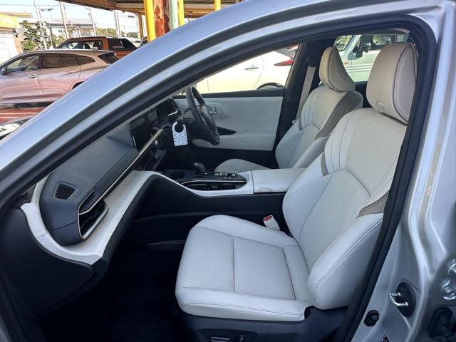 クラウンクロスオーバー Gレザーパッケージ 純正ナビゲーション パノラマカメラ ETC スマートキー LEDヘッドライト フルオートエアコン シートヒーター&ベンチレーション パワーシート パワーバックドア AC100V電源 革巻きハンドル(6枚目)