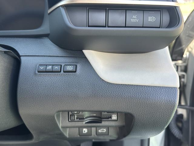 クラウンクロスオーバー Gレザーパッケージ 純正ナビゲーション パノラマカメラ ETC スマートキー LEDヘッドライト フルオートエアコン シートヒーター&ベンチレーション パワーシート パワーバックドア AC100V電源 革巻きハンドル(16枚目)