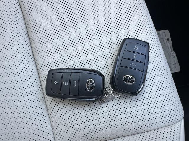 クラウンクロスオーバー Gレザーパッケージ 純正ナビゲーション パノラマカメラ ETC スマートキー LEDヘッドライト フルオートエアコン シートヒーター&ベンチレーション パワーシート パワーバックドア AC100V電源 革巻きハンドル(27枚目)