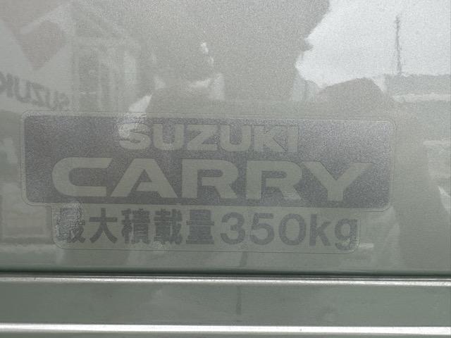 スーパーキャリイ X 4WD 4AT キーレス 電動格納ドアミラー パワーウィンドー 作業灯 ルーフコンソール 衝突被害軽減ブレーキ クリアランスソナー アイドリングストップ フォグランプ オートライト 届出済未使用車(9枚目)