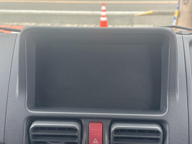 スーパーキャリイ X 4WD 4AT キーレス 電動格納ドアミラー パワーウィンドー 作業灯 ルーフコンソール 衝突被害軽減ブレーキ クリアランスソナー アイドリングストップ フォグランプ オートライト 届出済未使用車(17枚目)
