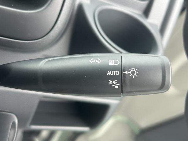 スーパーキャリイ X 4WD 4AT キーレス 電動格納ドアミラー パワーウィンドー 作業灯 ルーフコンソール 衝突被害軽減ブレーキ クリアランスソナー アイドリングストップ フォグランプ オートライト 届出済未使用車(18枚目)