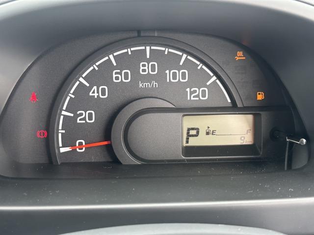 スーパーキャリイ X 4WD 4AT キーレス 電動格納ドアミラー パワーウィンドー 作業灯 ルーフコンソール 衝突被害軽減ブレーキ クリアランスソナー アイドリングストップ フォグランプ オートライト 届出済未使用車(19枚目)