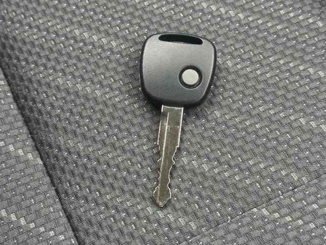 スーパーキャリイ X 4WD 4AT キーレス 電動格納ドアミラー パワーウィンドー 作業灯 ルーフコンソール 衝突被害軽減ブレーキ クリアランスソナー アイドリングストップ フォグランプ オートライト 届出済未使用車(21枚目)