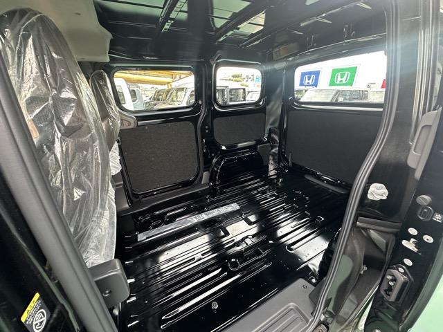 ＮＶ２００バネットバン ＤＸ　２人乗り　キーレス　両側スライドドア　電動格納ドアミラー　パワーウィンドー　アイドリングストップ　オートライト　エアコン　パワステ（7枚目）