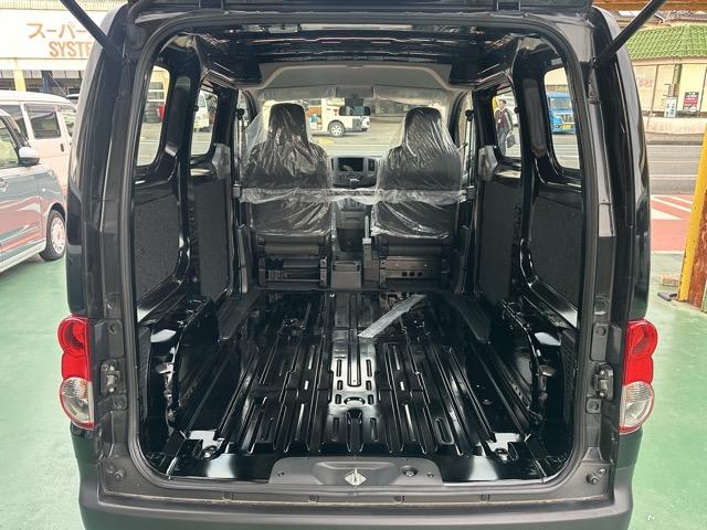 ＮＶ２００バネットバン ＤＸ　２人乗り　キーレス　両側スライドドア　電動格納ドアミラー　パワーウィンドー　アイドリングストップ　オートライト　エアコン　パワステ（11枚目）