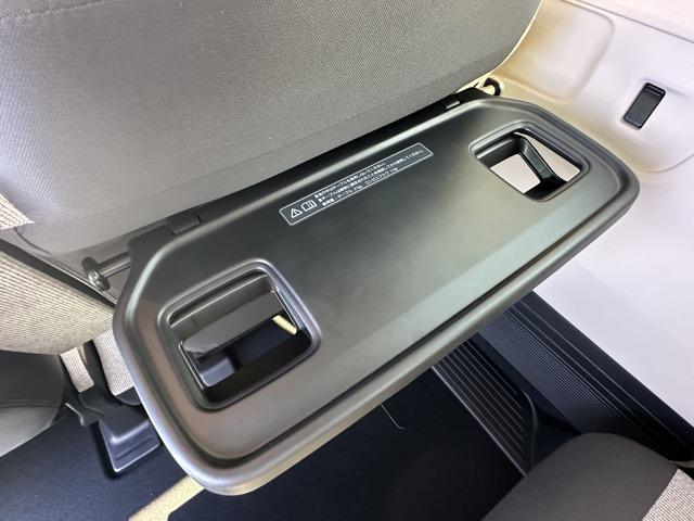 N-BOX ベースグレード コンフォートパッケージ/パワースライドドア・リアセンターアームレスト・シートバックテーブル・オートリトラミラー ホンダセンシング フルLEDヘッドライト 運転席&助手席シートヒーター ディーラー試乗車(8枚目)