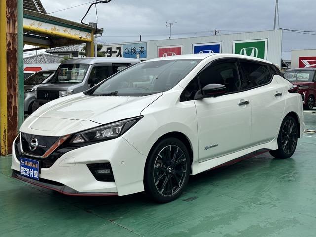 リーフ ニスモ 純正ナビゲーション アラウンドビューモニター プロパイロット ETC デジタルインナーミラー スマートキー LEDヘッドライト フルオートエアコン シートヒーター&ハンドルヒーター 革巻きハンドル(4枚目)