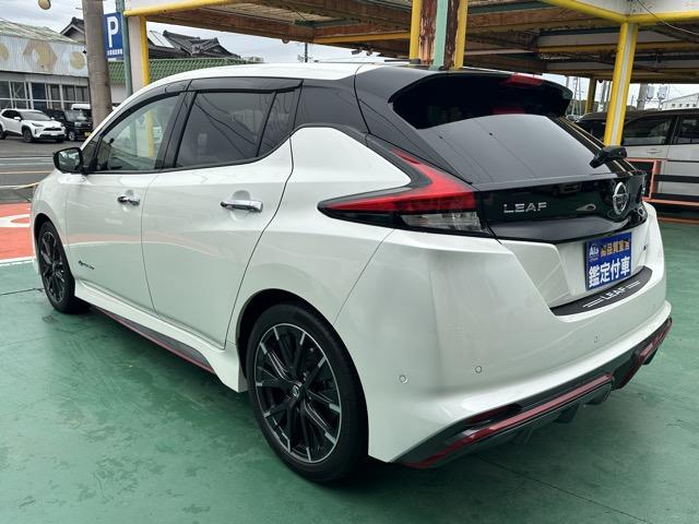 リーフ ニスモ 純正ナビゲーション アラウンドビューモニター プロパイロット ETC デジタルインナーミラー スマートキー LEDヘッドライト フルオートエアコン シートヒーター&ハンドルヒーター 革巻きハンドル(5枚目)