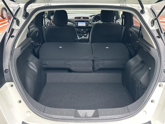 リーフ ニスモ 純正ナビゲーション アラウンドビューモニター プロパイロット ETC デジタルインナーミラー スマートキー LEDヘッドライト フルオートエアコン シートヒーター&ハンドルヒーター 革巻きハンドル(13枚目)