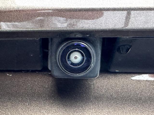 アウトランダーＰＨＥＶ Ｐ　７人乗り　純正ナビゲーション　全方位カメラ　マイパイロット　スマートキー　ＬＥＤヘッドライト　フルオートエアコン　シートヒーター＆ハンドルヒーター　パワーシート　パワーバックドア　ＡＣ１００Ｖ電源（13枚目）