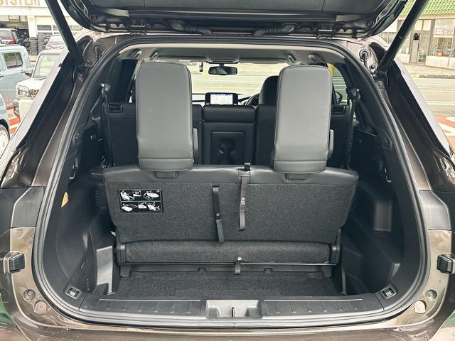 アウトランダーＰＨＥＶ Ｐ　７人乗り　純正ナビゲーション　全方位カメラ　マイパイロット　スマートキー　ＬＥＤヘッドライト　フルオートエアコン　シートヒーター＆ハンドルヒーター　パワーシート　パワーバックドア　ＡＣ１００Ｖ電源（14枚目）