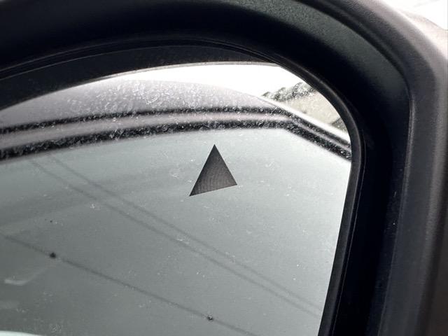 アウトランダーＰＨＥＶ Ｐ　７人乗り　純正ナビゲーション　全方位カメラ　マイパイロット　スマートキー　ＬＥＤヘッドライト　フルオートエアコン　シートヒーター＆ハンドルヒーター　パワーシート　パワーバックドア　ＡＣ１００Ｖ電源（21枚目）