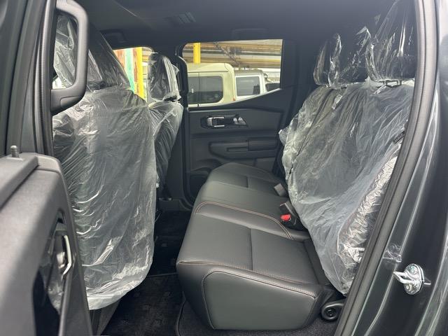 トライトン ＧＳＲ　純正ナビゲーション　全方位カメラ　スマートキー　ＬＥＤヘッドライト　フルオートエアコン　シートヒーター＆ハンドルヒーター　オートクルーズコントロール　革巻きハンドル　アイドリングストップ　フォグランプ（7枚目）