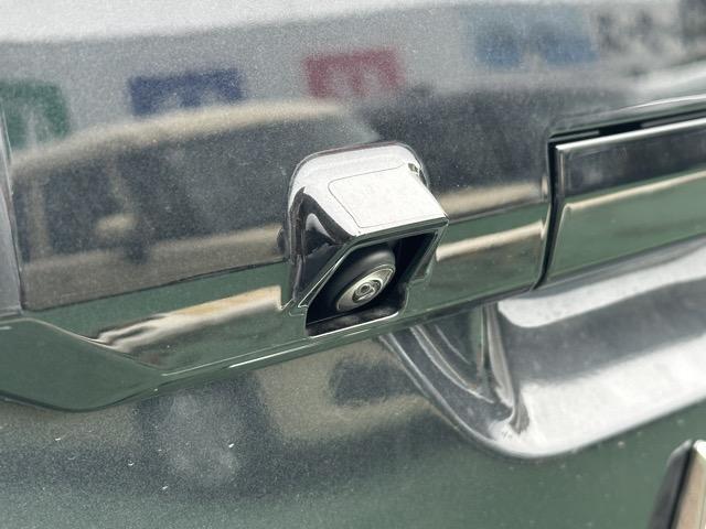 トライトン ＧＳＲ　純正ナビゲーション　全方位カメラ　スマートキー　ＬＥＤヘッドライト　フルオートエアコン　シートヒーター＆ハンドルヒーター　オートクルーズコントロール　革巻きハンドル　アイドリングストップ　フォグランプ（12枚目）