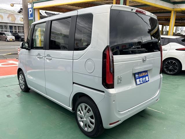 N-BOX ベースグレード コンフォートパッケージ/パワースライドドア・リアセンターアームレスト・シートバックテーブル・オートリトラミラー ホンダセンシング フルLEDヘッドライト 運転席&助手席シートヒーター 届出済未使用車(5枚目)