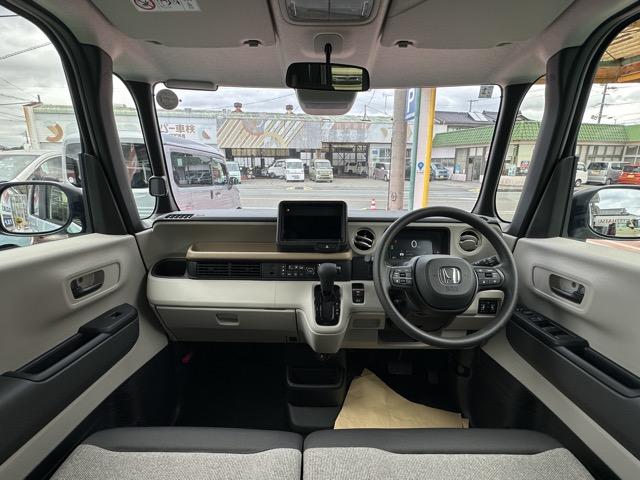 N-BOX ベースグレード コンフォートパッケージ/パワースライドドア・リアセンターアームレスト・シートバックテーブル・オートリトラミラー ホンダセンシング フルLEDヘッドライト 運転席&助手席シートヒーター 届出済未使用車(8枚目)