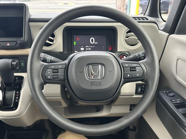 N-BOX ベースグレード コンフォートパッケージ/パワースライドドア・リアセンターアームレスト・シートバックテーブル・オートリトラミラー ホンダセンシング フルLEDヘッドライト 運転席&助手席シートヒーター 届出済未使用車(9枚目)