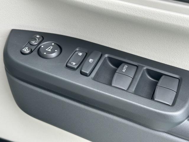 N-BOX ベースグレード コンフォートパッケージ/パワースライドドア・リアセンターアームレスト・シートバックテーブル・オートリトラミラー ホンダセンシング フルLEDヘッドライト 運転席&助手席シートヒーター ディーラー試乗車(17枚目)