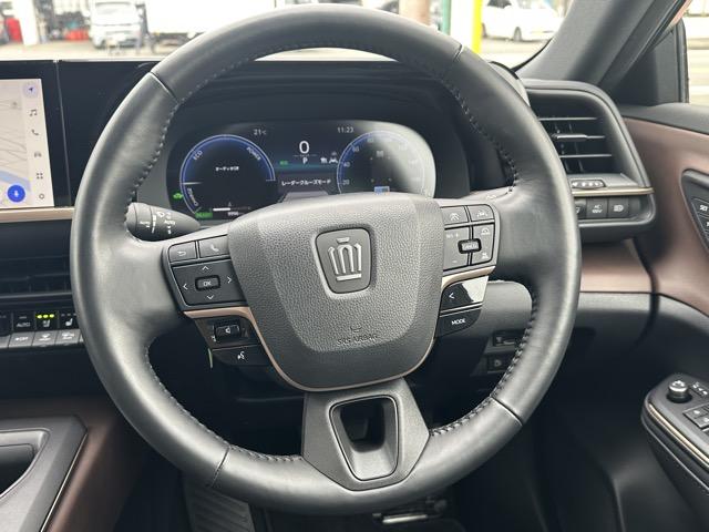 クラウンクロスオーバー Ｇアドバンスド・レザーパッケージ　純正ナビゲーション　パノラマカメラ　ＥＴＣ　スマートキー　ＬＥＤヘッドライト　フルオートエアコン　シートヒーター＆ベンチレーション　パワーシート　パワーバックドア　ＡＣ１００Ｖ電源　革巻きハンドル（9枚目）